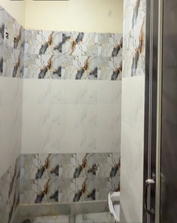 Bathroom, kamalpur 2 Bedroom 50 Sq.Yd. Builder Floor In Kamalpur Delhi 9797718