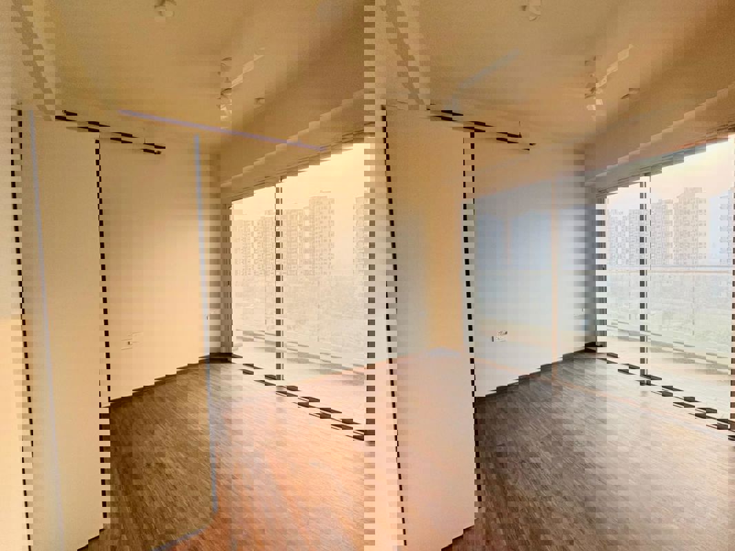 4 BHK + Servant Room,Extra Room Apartment For Rent in Kalpataru Vista