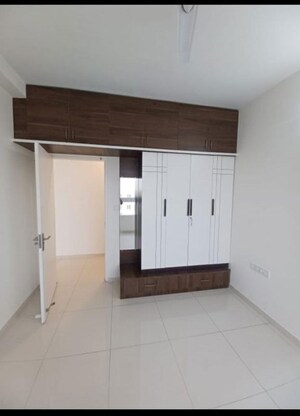 2 BHK Apartment For Rent in Godrej Aqua, International Airport Road