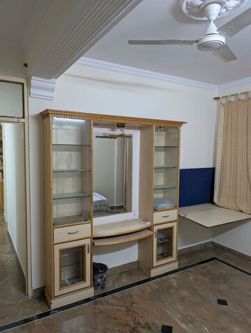 Room in 3 BHK Apartment at Sector 18a Dwarka – for Rent