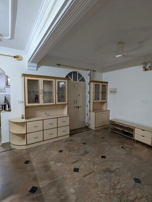 Room in 3 BHK Apartment at Sector 18a Dwarka – for Rent