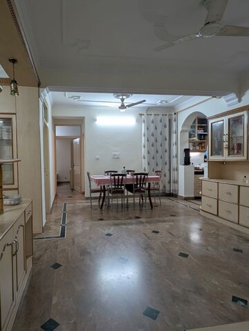 Room in 3 BHK Apartment at Sector 18a Dwarka – for Rent