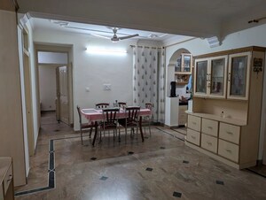 Room in 3 BHK Apartment at Sector 18a Dwarka – for Rent