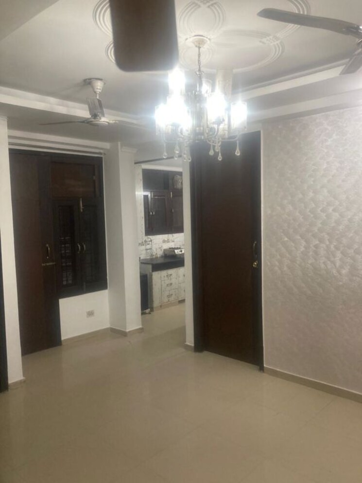 Room, vasant kunj 2 Bedroom 110 Sq.Yd. Builder Floor In Vasant Kunj Delhi 9797808