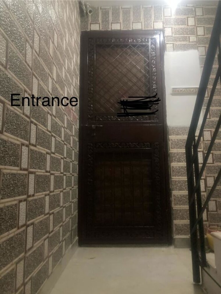 Bathroom, vasant kunj 2 Bedroom 110 Sq.Yd. Builder Floor In Vasant Kunj Delhi 9797808