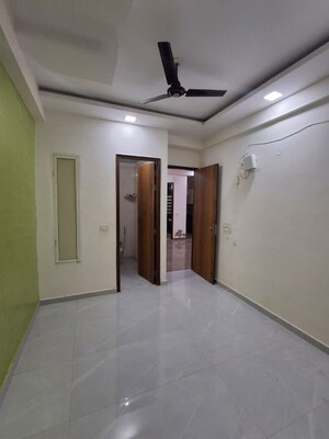 2 BHK Apartment For Rent in Green Valley, Chipiyana Buzurg