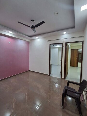Room in 2 BHK Apartment at Green Valley, Chipiyana Buzurg – for Rent