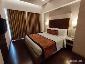  Office Space For Sale in ACE Acreville, Sector 22a Yamuna Expressway