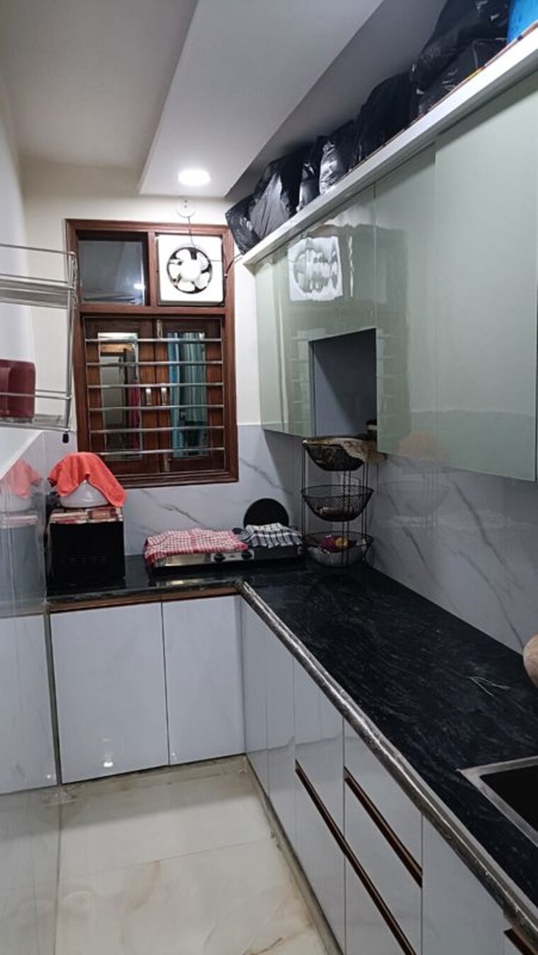 Kitchen, nirman vihar 2 Bedroom 700 Sq.Ft. Builder Floor In Nirman Vihar Delhi 9797867