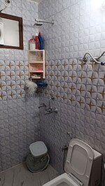 2 BHK + Extra Room 700 Sq.Ft. Builder Floor in Nirman Vihar