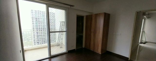2 BHK + Study Room Apartment For Rent in Mahagun Mantra I
