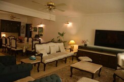 3 BHK + Pooja Room Apartment For Rent in Bandra West