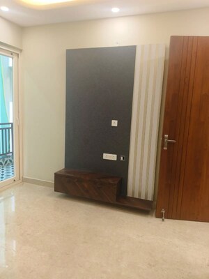 Room in 3 BHK Builder Floor at RPS Palm Drive, Sector 88 – for Sale