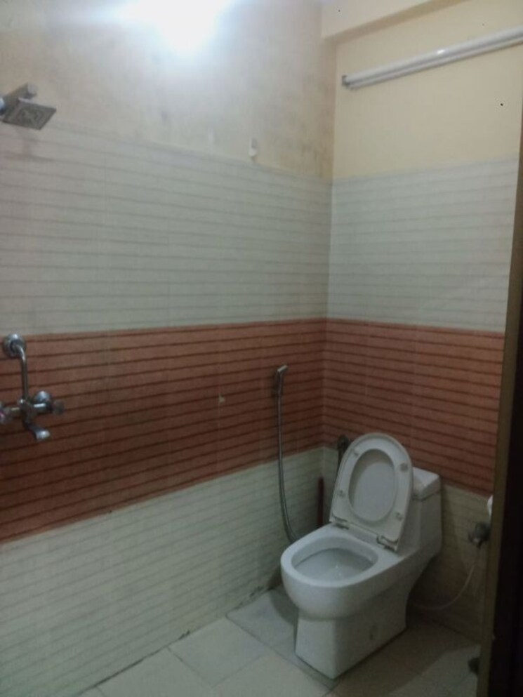 Bathroom, jawahar nagar 3 Bedroom 1500 Sq.Ft. Apartment In Jawahar Nagar Jaipur 9798177