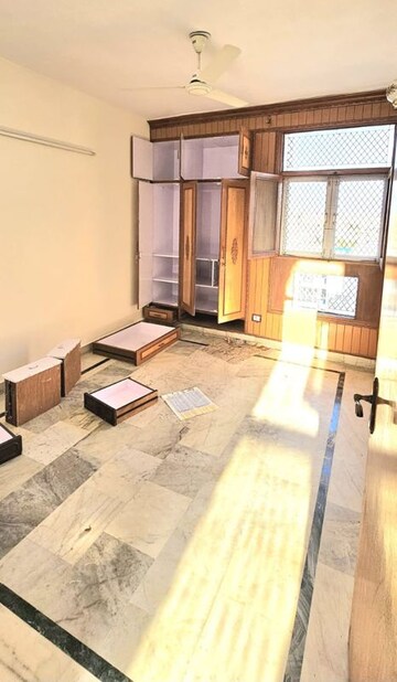 Living Room in 3 BHK Apartment at Sector 10 Dwarka – for Rent