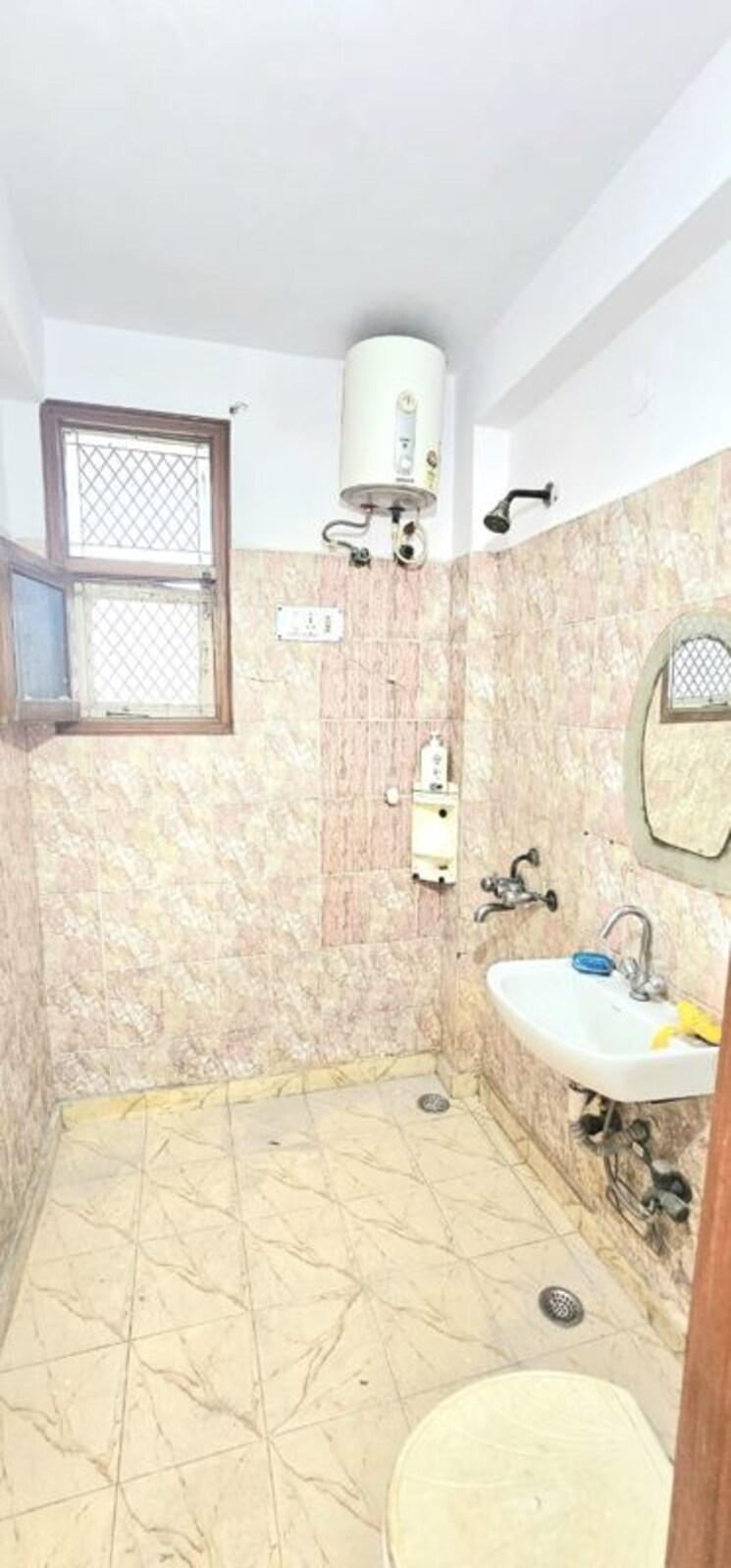 Bathroom, sector 10 dwarka 3 Bedroom 1400 Sq.Ft. Apartment In Sector 10 Dwarka Delhi 9797895