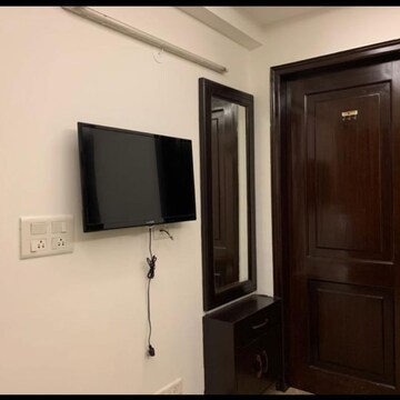 Furnished Amenities in 4 BHK Apartment at Rohini – for Rent