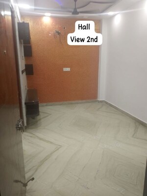 Room in 3 BHK Apartment at Pitampura – for Sale