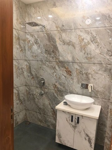 Bathroom in 3 BHK Builder Floor at BPTP District, Sector 81 – for Sale