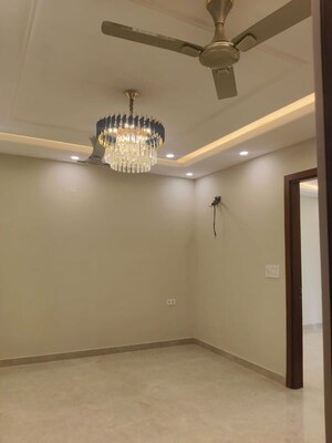 Room in 3 BHK Builder Floor at BPTP District, Sector 81 – for Sale
