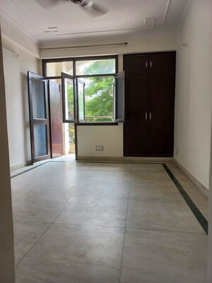 Room in 3 BHK Apartment at Sector 18 Dwarka – for Rent