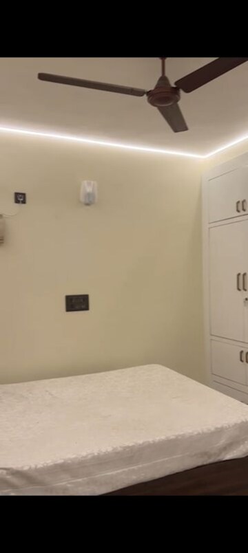 Room in 3 BHK Apartment at Sector 21c – for Sale