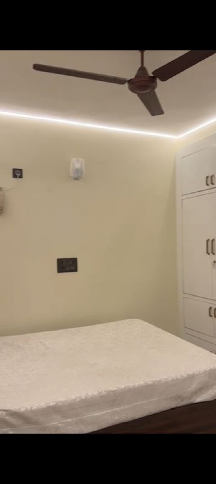 Room, sector 21c 3 Bedroom 1450 Sq.Ft. Apartment In Sector 21c Faridabad 9137436