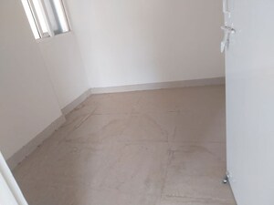 Room in 3 BHK Apartment at Signature Global Golf Greens, Sector 79 – for Sale