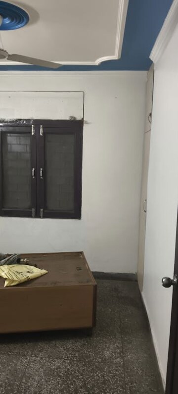 Furnished Amenities in 2 BHK Builder Floor at Batla House – for Sale