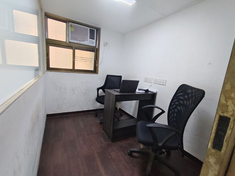 Team Area, kemp-plaza Commercial Office Space 380 Sq.Ft. In Malad West Mumbai 9798567