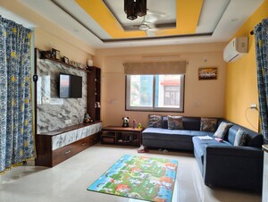 Bedroom in 3 BHK Builder Floor at Palam Vihar – for Sale