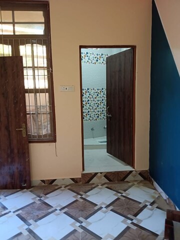 Room in 2 BHK Independent House at Rajajipuram – for Sale