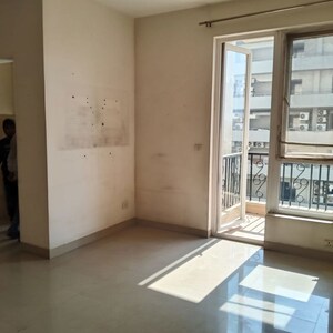 Room in 2 BHK Apartment at Emaar Emerald Estate, Sector 65 – for Rent