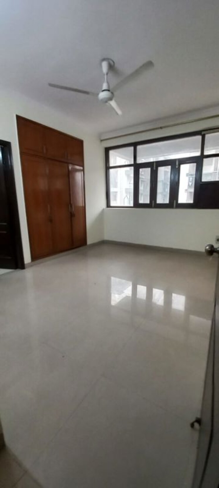 Room, sector 11 dwarka 3 Bedroom 1500 Sq.Ft. Apartment In Sector 11 Dwarka Delhi 9798741