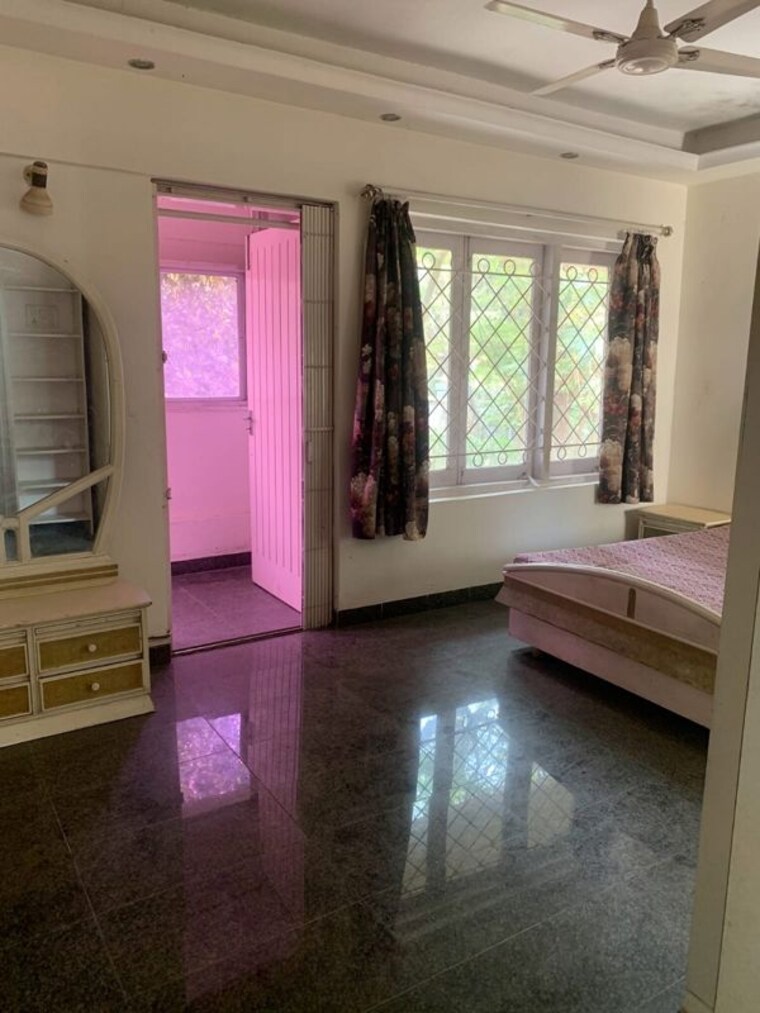 Bedroom, bandra west 3 Bedroom 1100 Sq.Ft. Apartment In Bandra West Mumbai 9798669