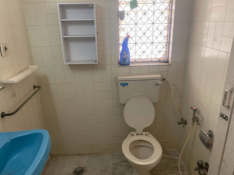 Bathroom, bandra west 3 Bedroom 1100 Sq.Ft. Apartment In Bandra West Mumbai 9798669