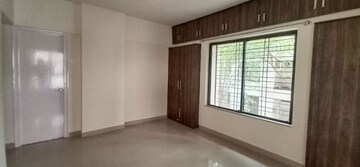 Room in 2 BHK Apartment at Dahanukar Colony – for Rent