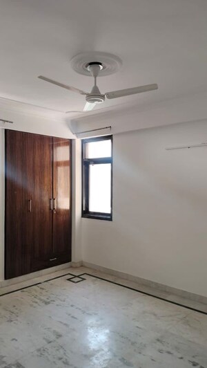 Room in 3 BHK Apartment at Sector 22 Dwarka – for Rent