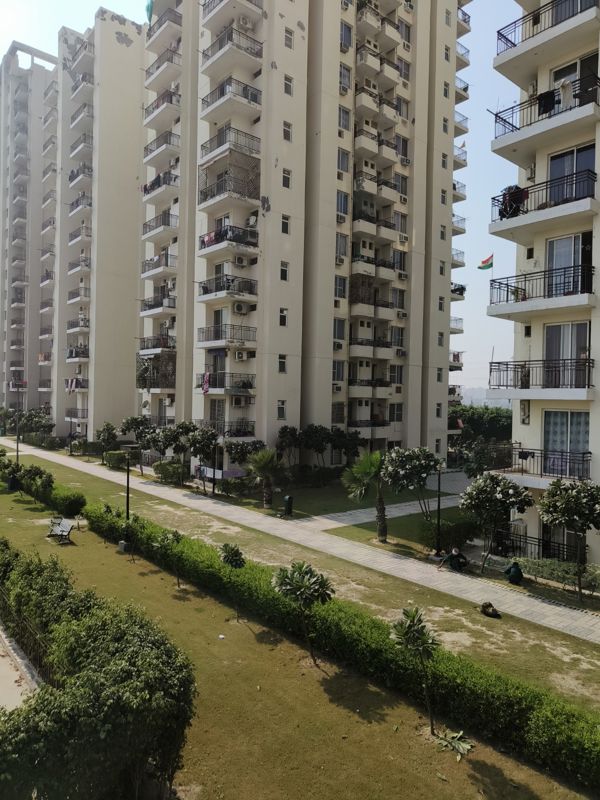 3.5 BHK + Pooja Room Apartment For Rent in BPTP Park Grandeura