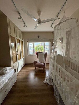 Bedroom in 3 BHK Apartment at Khar West – for Rent