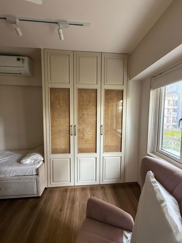 Bedroom, khar west 3 Bedroom 1100 Sq.Ft. Apartment In Khar West Mumbai 9798841