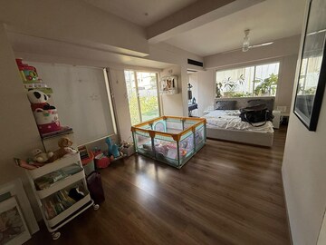 Master Bedroom in 3 BHK Apartment at Khar West – for Rent