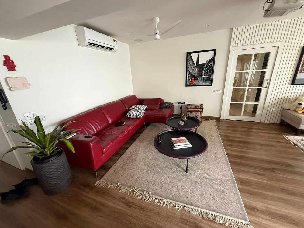 3 BHK + Pooja Room Apartment For Rent in Khar West
