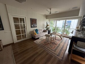 Bedroom in 3 BHK Apartment at Khar West – for Rent