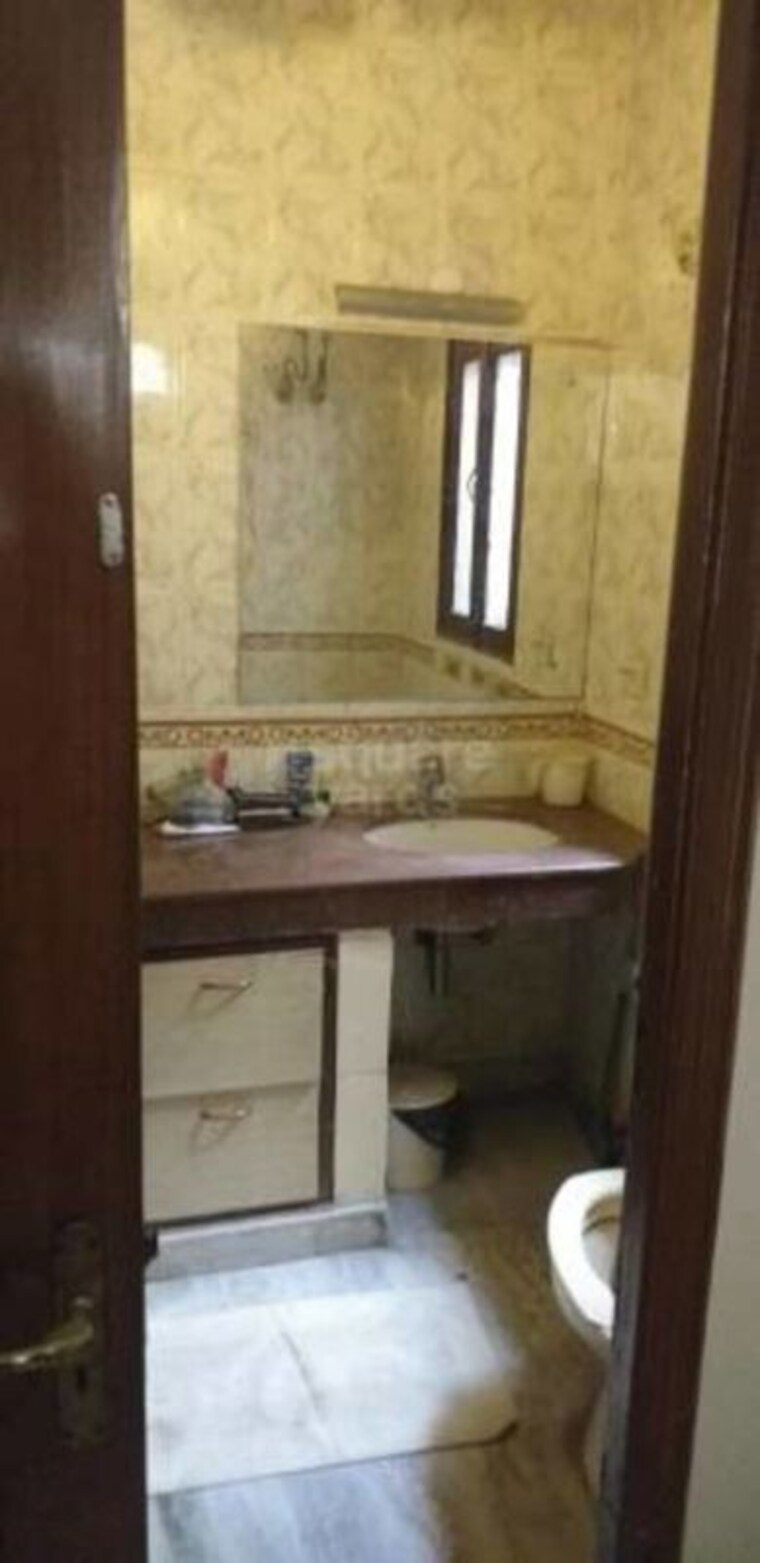 Bathroom, sushant lok i 3 Bedroom 1630 Sq.Ft. Builder Floor In Sushant Lok I Gurgaon 9798951