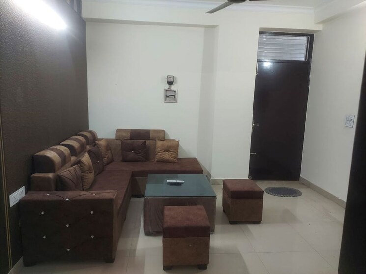 Living Room, dwarka mor 2 Bedroom 810 Sq.Ft. Apartment In Dwarka Mor Delhi 9780495