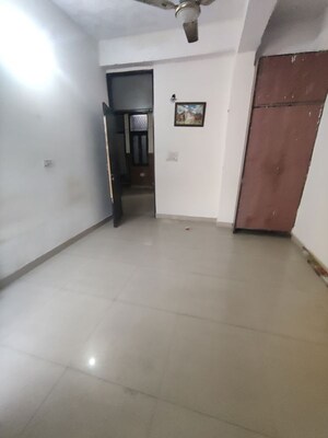 Room in 2 BHK Builder Floor at Jai Apartments Vaishali, Vaishali Sector 3 – for Rent