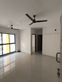 1.5 BHK + Pooja Room,Extra Room Apartment For Rent in Lodha Downtown