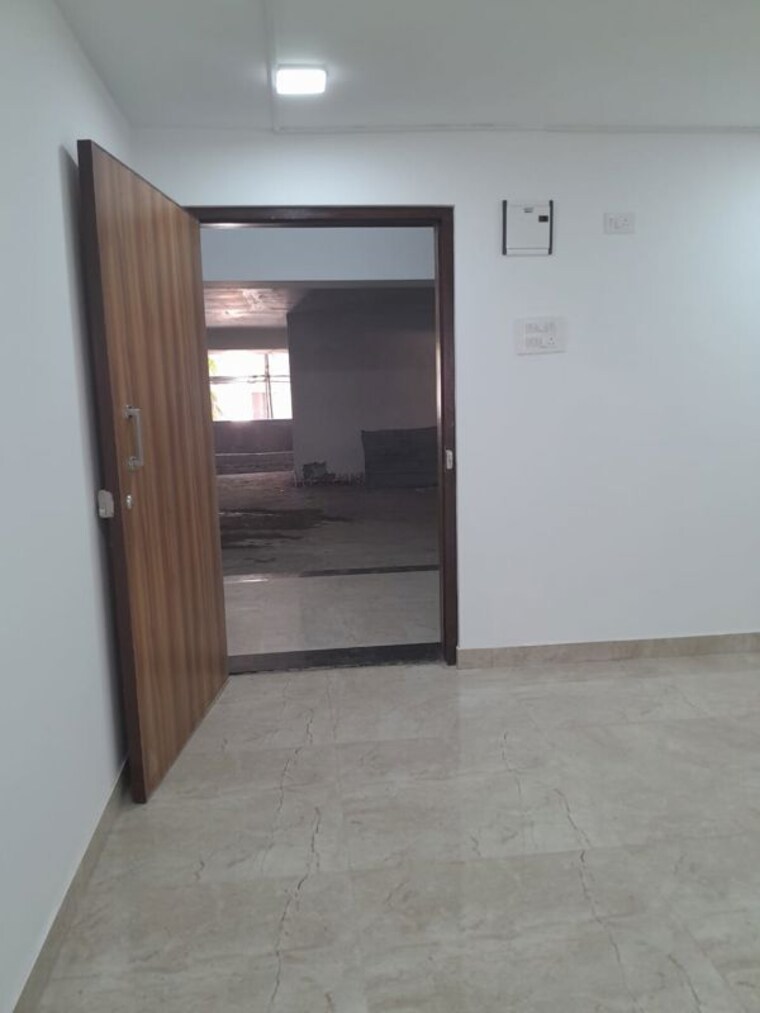 Room, the-zone Commercial Office Space in IT/SEZ 445 Sq.Ft. In Borivali West Mumbai 9799157