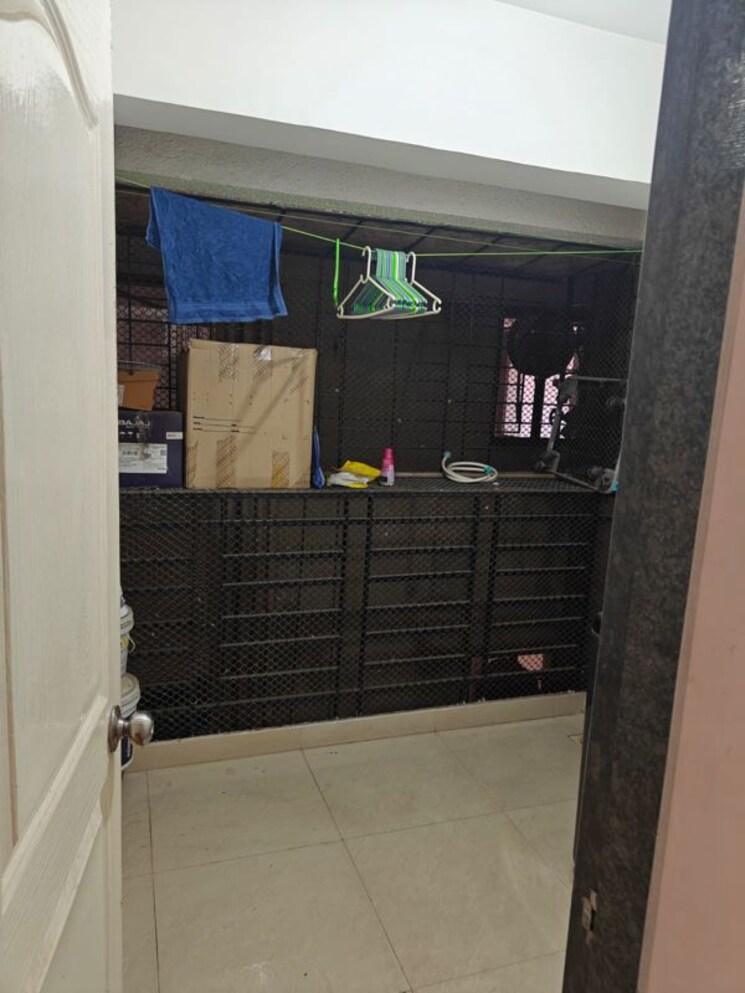 Balcony, akanksha-rainart 2 Bedroom 864 Sq.Ft. Apartment In Vartak Nagar Thane 9798889